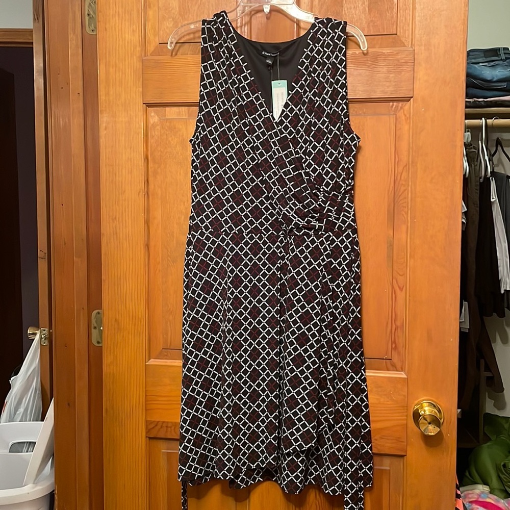 Faux wrap dress with beautiful geometric pattern. Perfect for summer